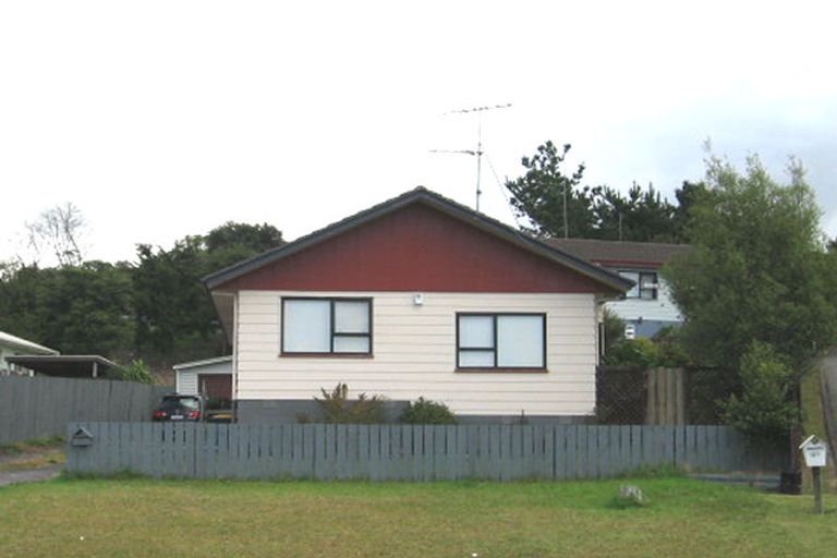Photo of property in 48 Holmes Drive South, Massey, Auckland, 0614