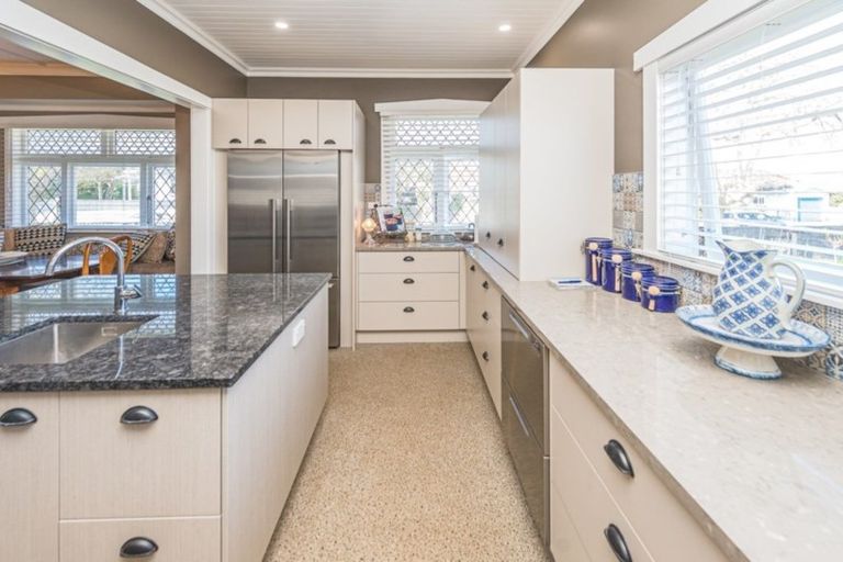 Photo of property in 33 Grey Street, College Estate, Whanganui, 4500