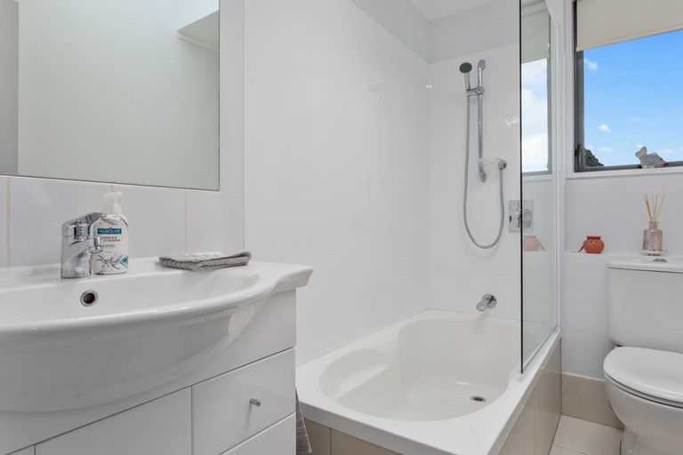 Photo of property in Beachpoint Apartments, 2/5 West End Road, Ohope, 3121