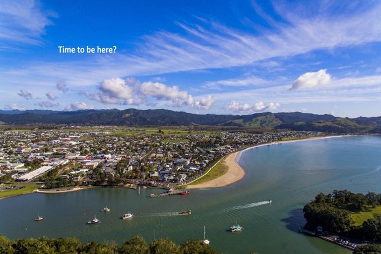 Photo of property in 22 Catherine Crescent, Whitianga, 3510