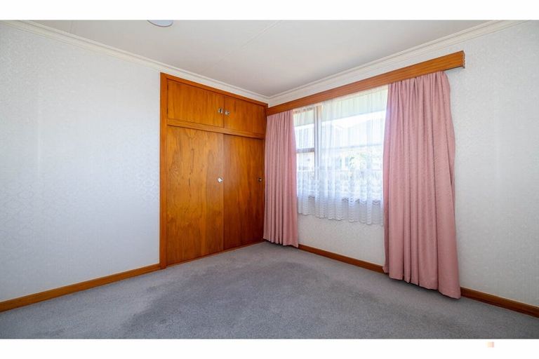 Photo of property in 1 Cashel Street, Waimate, 7924