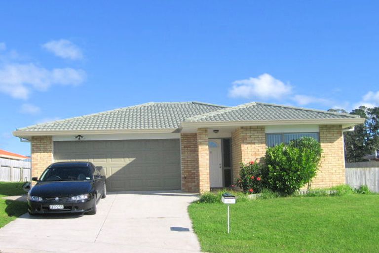 Photo of property in 20 Parkcrest Drive, Henderson, Auckland, 0612