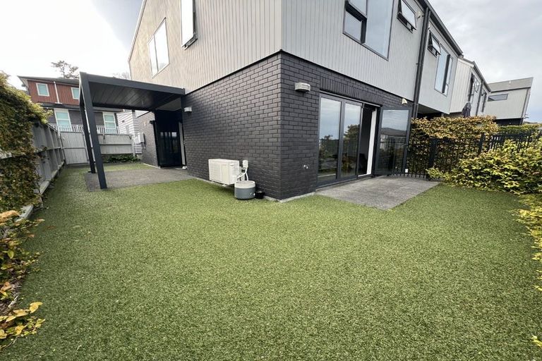 Photo of property in 3 Maureen Close, East Tamaki Heights, Auckland, 2016