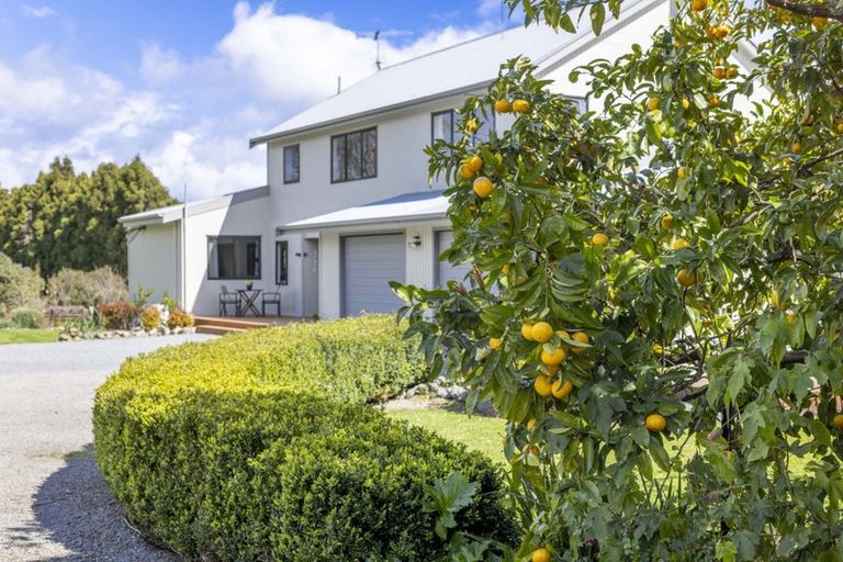 Photo of property in 225 Waitohu Valley Road, Otaki, 5583