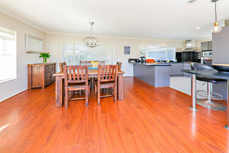 Photo of property in 75 Wayne Francis Drive, Flat Bush, Auckland, 2016