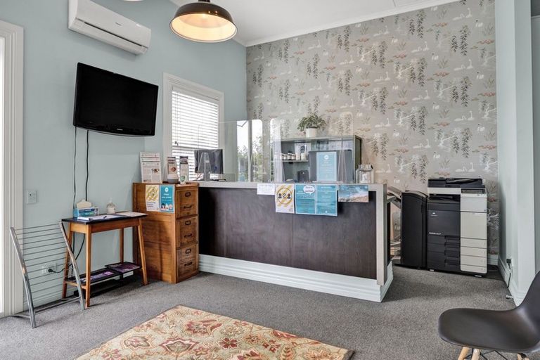 Photo of property in 77 Eliot Street, New Plymouth, 4310