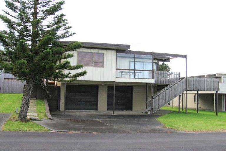 Photo of property in 17 Blue Bell Parade, Omaha, 0986