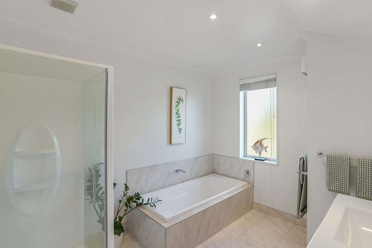 Photo of property in 48 Titirangi Crescent, Parklands, Christchurch, 8083