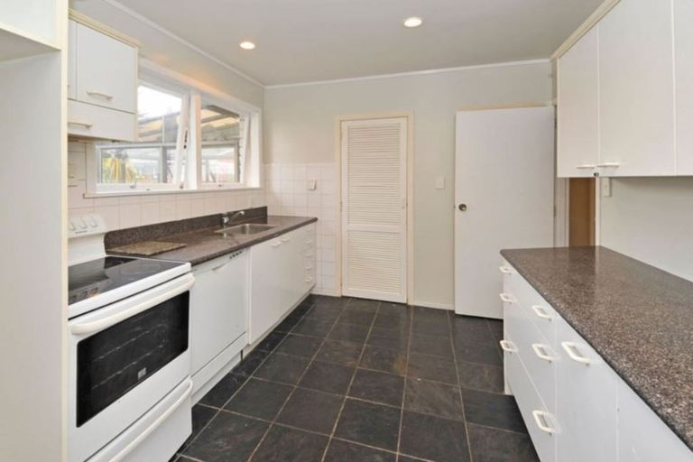 Photo of property in 1 Iorangi Place, Hillpark, Auckland, 2102