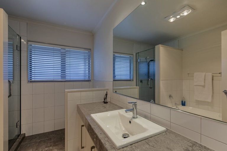 Photo of property in 14 Brooker Place, Waipukurau, 4200