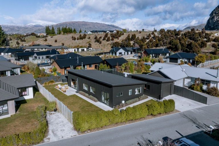Photo of property in 29 Marbleleaf Lane, Albert Town, Wanaka, 9305