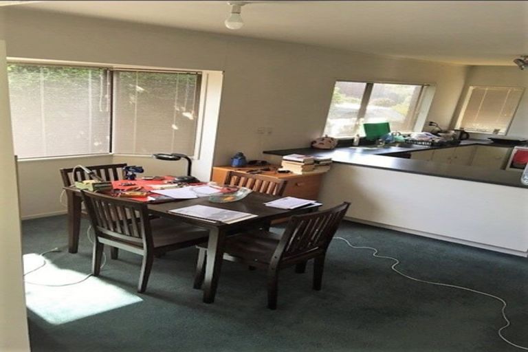 Photo of property in 1 Bosnyak Drive, Te Atatu South, Auckland, 0610