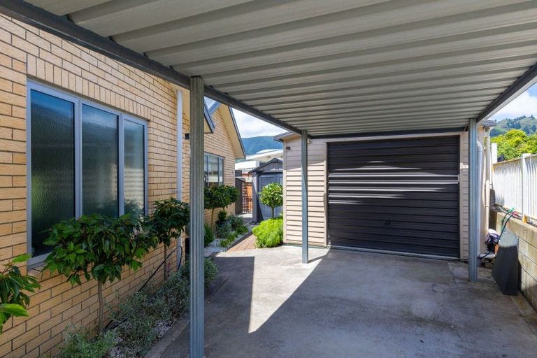 Photo of property in 10 Harbour View Heights, Picton, 7220