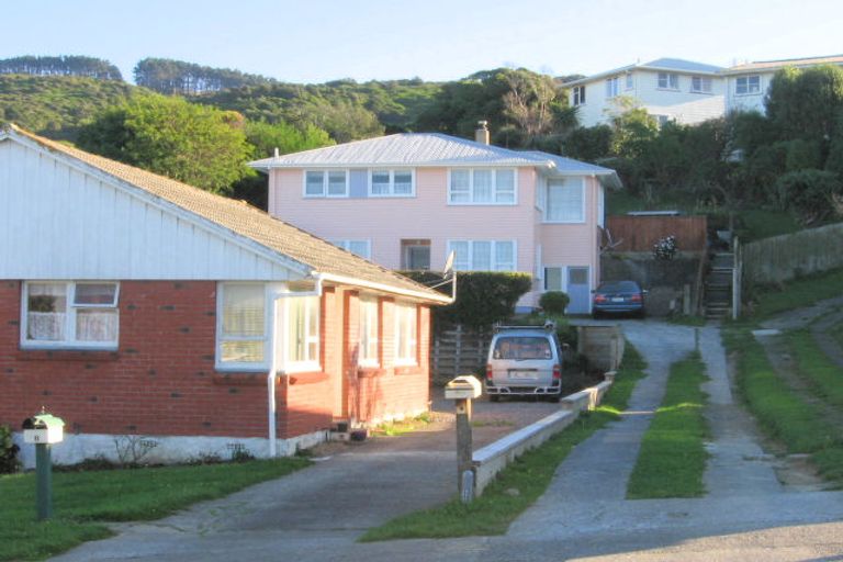 Photo of property in 10 Takapuwahia Drive, Takapuwahia, Porirua, 5022