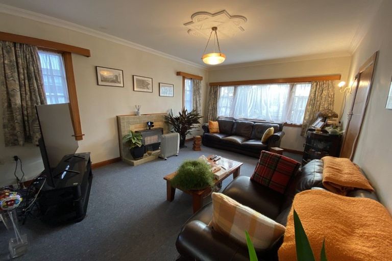 Photo of property in 11 Karamu Avenue, Takaro, Palmerston North, 4410