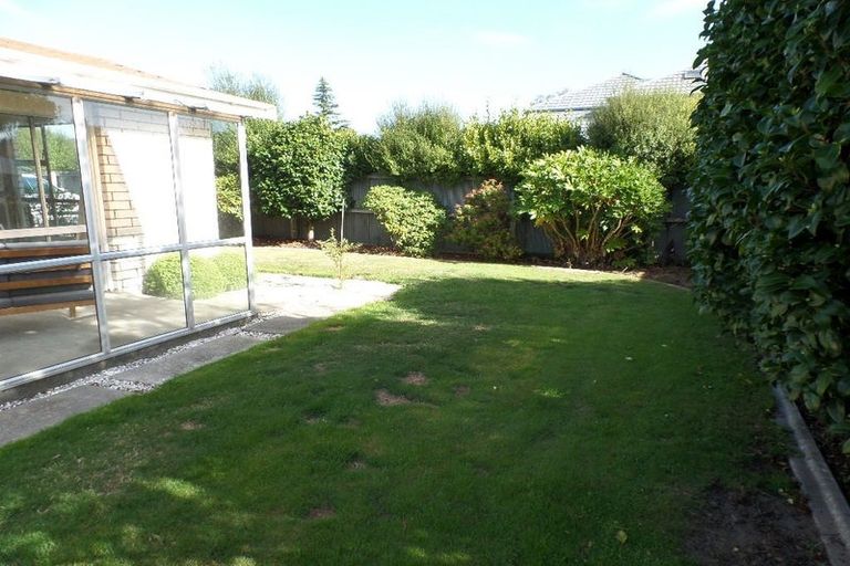 Photo of property in 2/24 Bentley Street, Russley, Christchurch, 8042