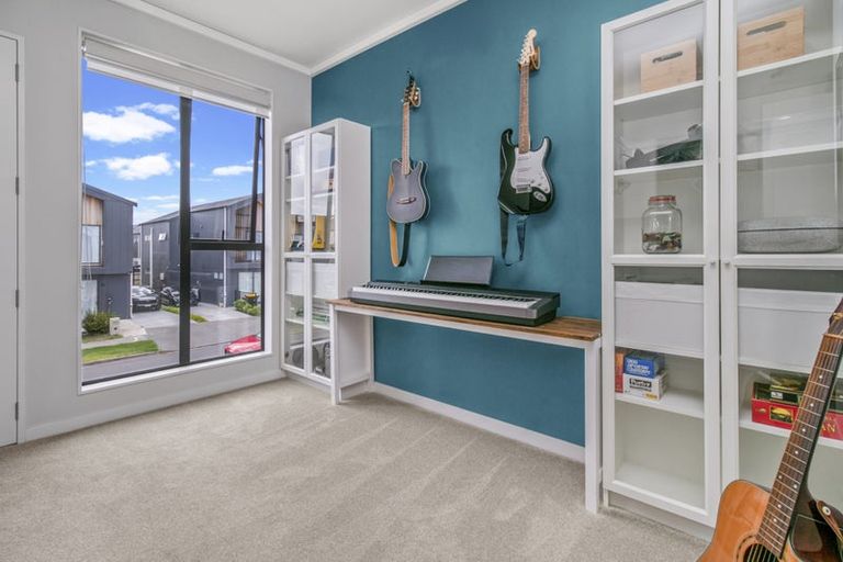 Photo of property in 18 Porowha Road, Westgate, Auckland, 0814