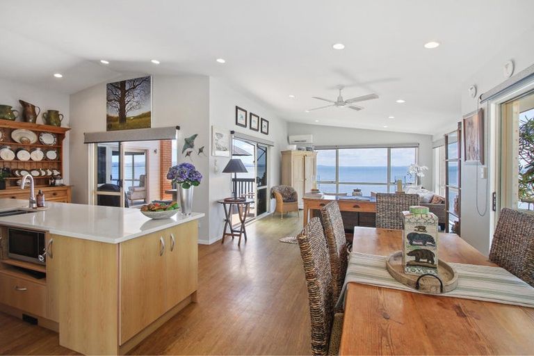 Photo of property in 16a Crispe Road, Clarks Beach, 2122