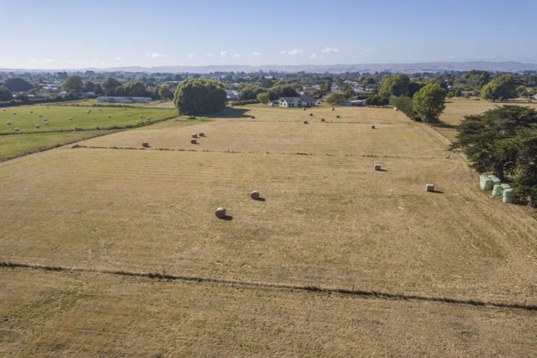 Photo of property in 52 Lincoln Road, Carterton, 5713