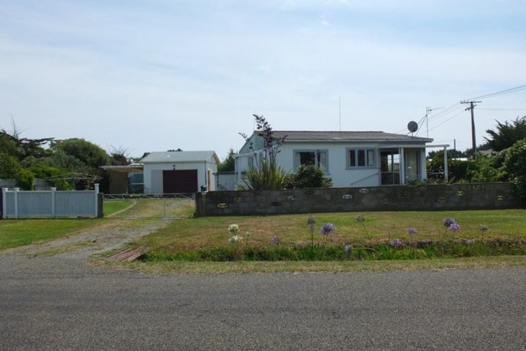 Photo of property in 8a Te Awa Street, Foxton Beach, Foxton, 4815