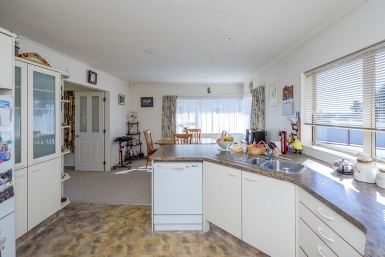 Photo of property in 176 Bath Street, Levin, 5510