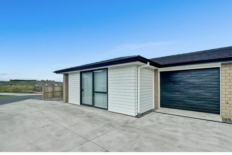 Photo of property in 19 Arahi Place, Rototuna North, Hamilton, 3210