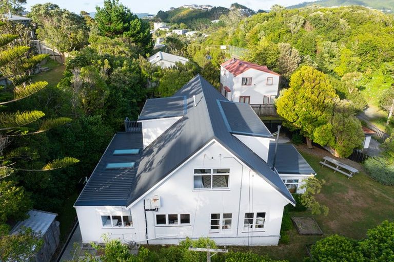 Photo of property in 28 Black Rock Road, Newlands, Wellington, 6037