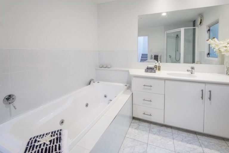 Photo of property in 2/13 Prospect Terrace, Milford, Auckland, 0620