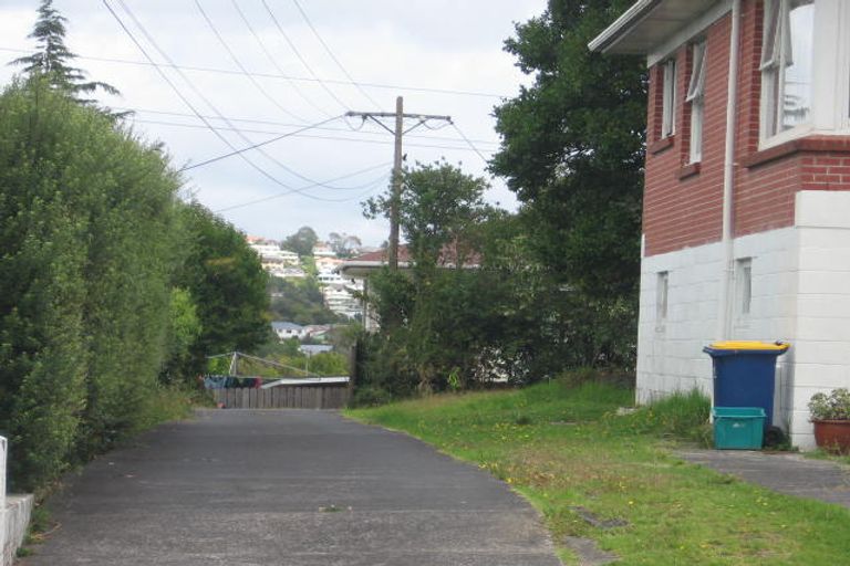 Photo of property in 1/197 Chivalry Road, Glenfield, Auckland, 0629