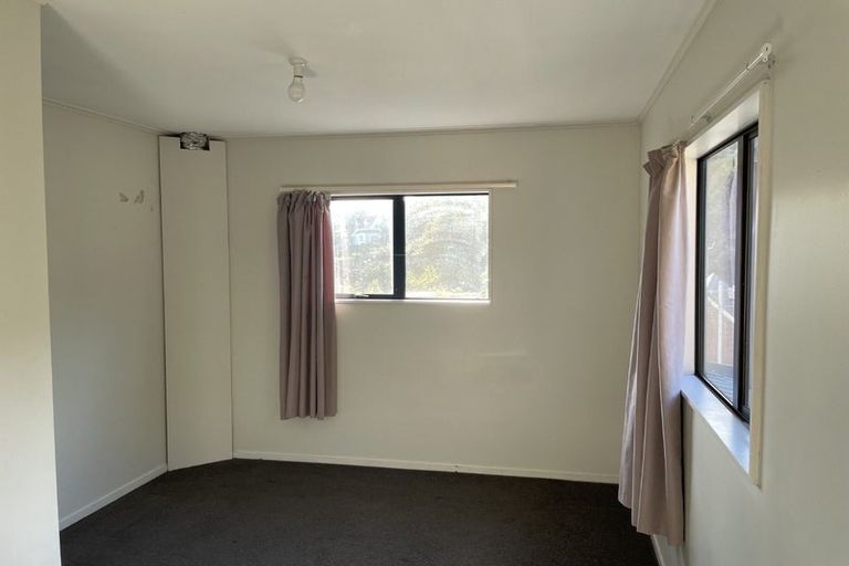 Photo of property in 8a Parsons Glen, Karori, Wellington, 6012
