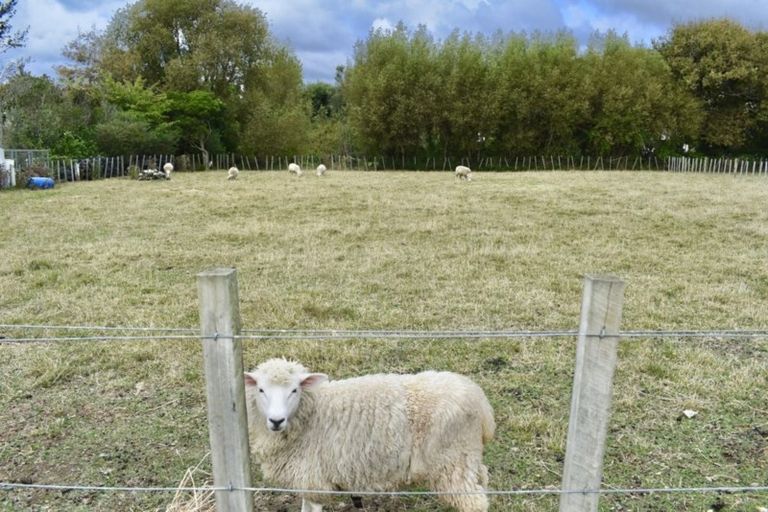 Photo of property in 126 Gear Road, Te Horo, Otaki, 5582