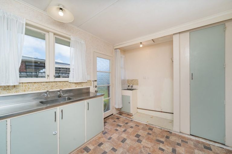 Photo of property in 144 Limbrick Street, Terrace End, Palmerston North, 4410