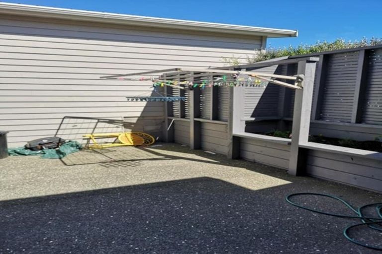 Photo of property in 64e Sheridan Terrace, Johnsonville, Wellington, 6037