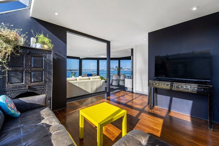 Photo of property in 2/81 Sylvan Avenue, Northcote, Auckland, 0627