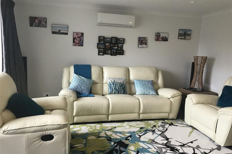 Photo of property in 34 Broadwater Close, Pyes Pa, Tauranga, 3112