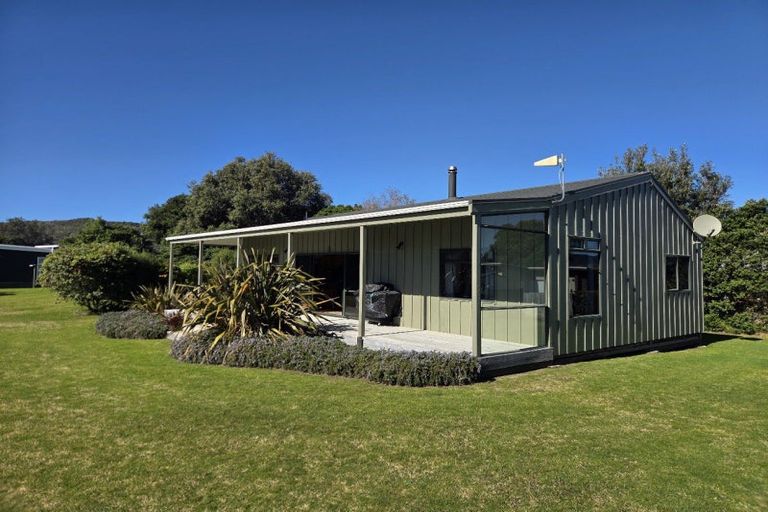 Photo of property in 109 Titoki Place, Matarangi, Whitianga, 3592
