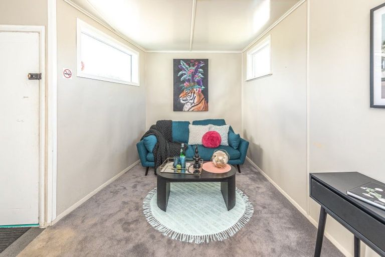 Photo of property in 45 Gloag Street, Waverley, 4510