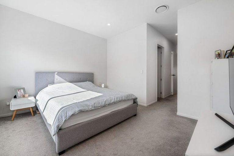 Photo of property in 6 Coast Garden Drive, Hobsonville, Auckland, 0616