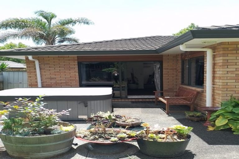 Photo of property in 16 Helen Ryburn Place, Torbay, Auckland, 0630