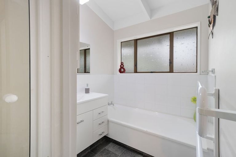 Photo of property in 17 Akepiro Place, Tawhero, Whanganui, 4501