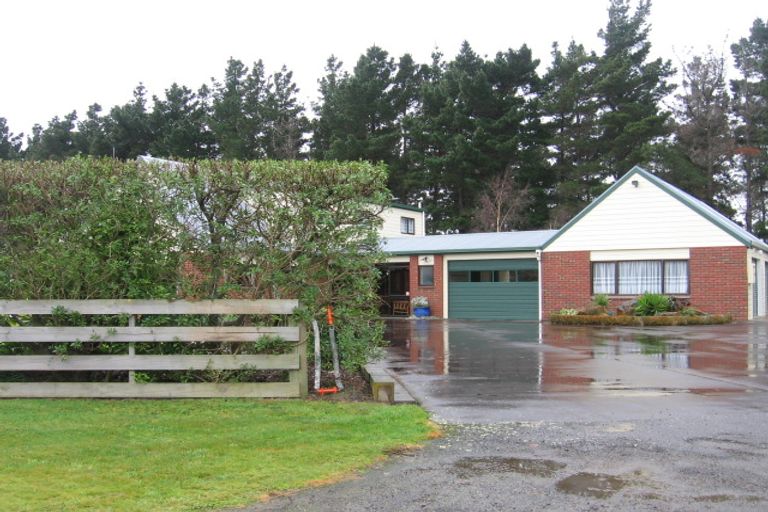 Photo of property in 32 James Line, Kelvin Grove, Palmerston North, 4414