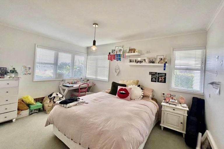 Photo of property in 10 Dodson Avenue, Milford, Auckland, 0620