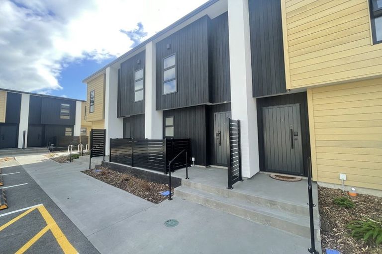 Photo of property in 7/240 Stokes Valley Road, Stokes Valley, Lower Hutt, 5019