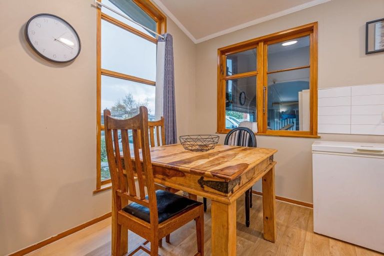 Photo of property in 14 Mokau Place, Terrace End, Palmerston North, 4410