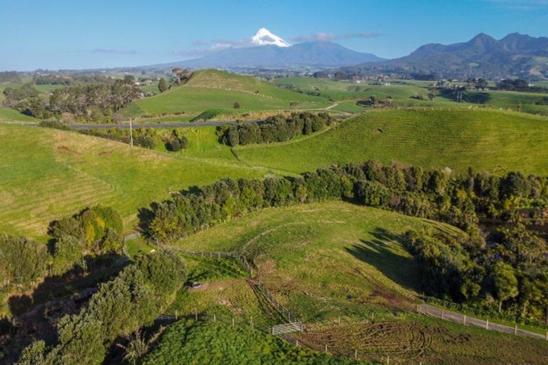 Photo of property in 8 Washer Road, Omata, New Plymouth, 4374