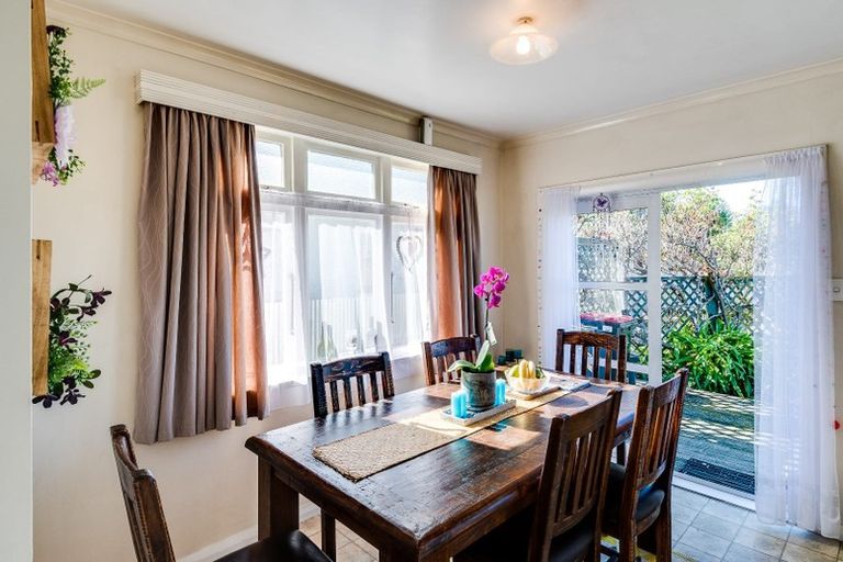 Photo of property in 22 Barton Avenue, Marewa, Napier, 4110
