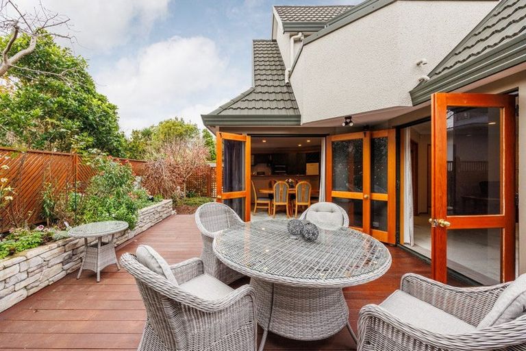 Photo of property in 12a Montgomery Terrace, Hokowhitu, Palmerston North, 4410