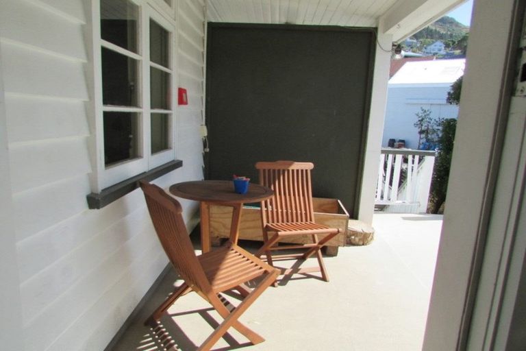 Photo of property in 2 Hawkhurst Road, Lyttelton, 8082