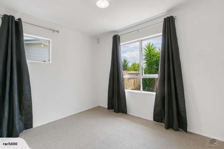 Photo of property in 28 Dingadee Street, Welcome Bay, Tauranga, 3112