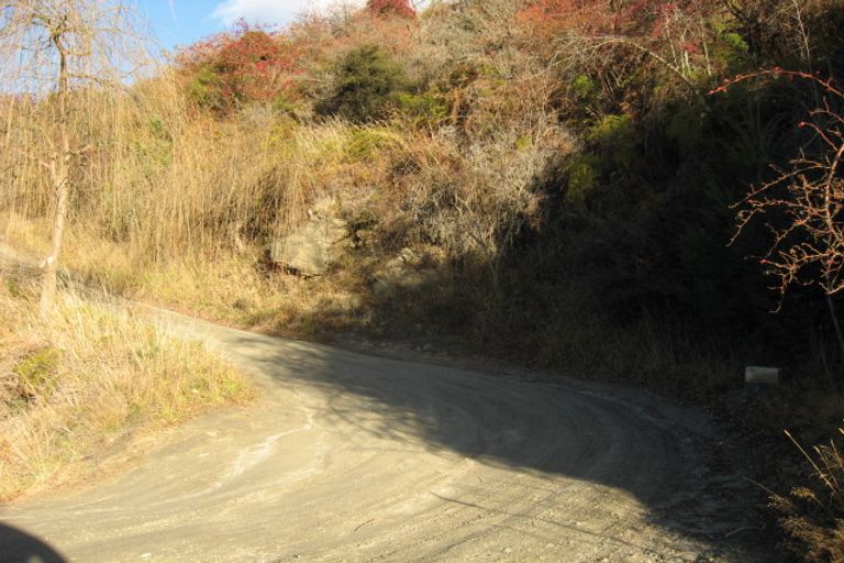 Photo of property in 35 Moonlight Track, Arthurs Point, Queenstown, 9371